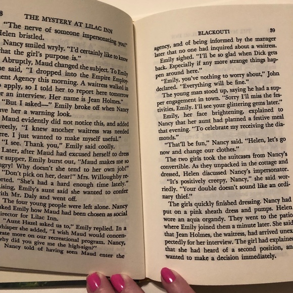 Nancy Drew Book - Picture 5 of 6